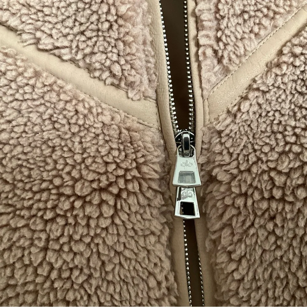 Alo Yoga Sherpa Cropped Slope Side Jacket Chai Latte XS